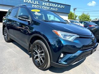 Used 2017 Toyota RAV4 SE image 1