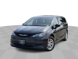 Used 2023 Chrysler Voyager LX image 1