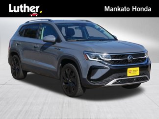 Used 2024 Volkswagen Taos SEL image 1