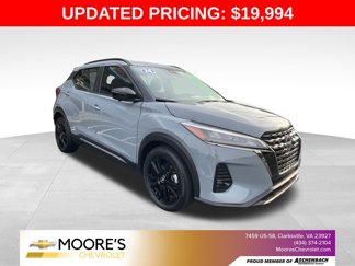 Used 2024 Nissan Kicks SR image 1