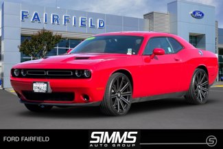 Used 2015 Dodge Challenger SXT w/ Driver Convenience Group image 1