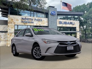 Used 2017 Toyota Camry LE image 1