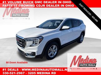 Used 2022 GMC Terrain SLE image 1