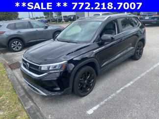 Certified 2022 Volkswagen Taos SE w/ Panoramic Sunroof Package image 1