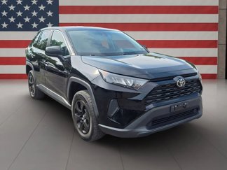 Used 2022 Toyota RAV4 LE image 1