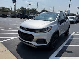 Used 2020 Chevrolet Trax LT w/ Sun & Sound Package image 1