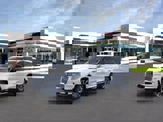 New 2025 Lincoln Corsair AWD w/ Equipment Group 101A image 1