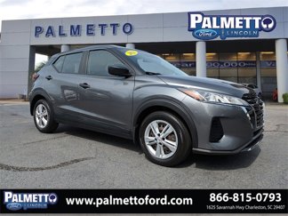 Used 2021 Nissan Kicks S image 1
