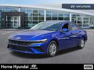 Certified 2025 Hyundai Elantra SE image 1