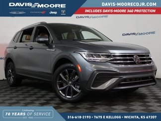 Used 2022 Volkswagen Tiguan SE image 1