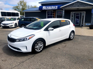 Used 2017 Kia Forte LX image 1