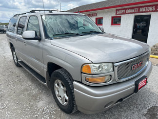 Used 2004 GMC Yukon XL Denali image 1