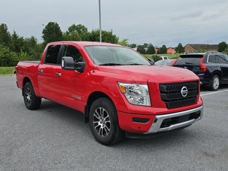 Used 2021 Nissan Titan SV image 1