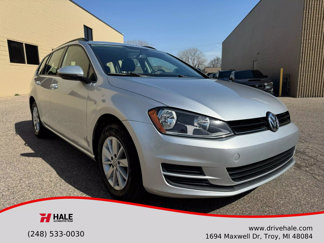 Used 2016 Volkswagen Golf S image 1