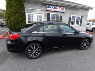 Used 2011 Chrysler 200 S image 1