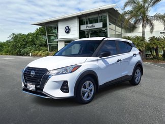 Used 2022 Nissan Kicks S image 1