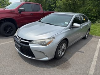 Used 2017 Toyota Camry SE image 1
