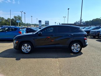 Used 2024 Hyundai Kona SE image 1