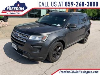 Used 2018 Ford Explorer XLT image 1