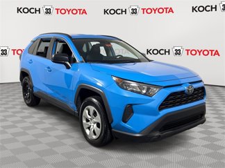 Used 2019 Toyota RAV4 LE image 1