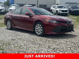 Used 2018 Toyota Camry LE image 1