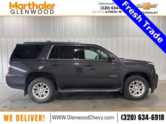 Used 2017 GMC Yukon SLT image 1