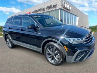 Used 2023 Volkswagen Tiguan SE image 1