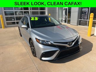 Used 2023 Toyota Camry SE image 1