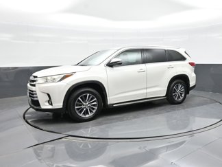 Used 2017 Toyota Highlander XLE image 1