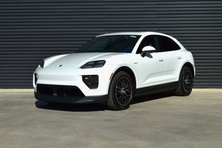 Used 2025 Porsche Macan 4 Electric image 1