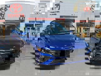 Used 2024 Hyundai Elantra SEL image 1