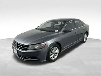 Used 2017 Volkswagen Passat 1.8T S image 1