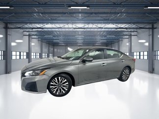 Used 2023 Nissan Altima 2.5 SV image 1