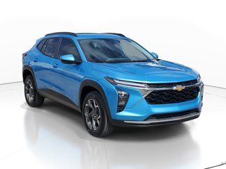 Used 2025 Chevrolet Trax LT w/ Driver Confidence Package image 1