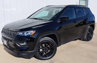 Used 2022 Jeep Compass Latitude image 1