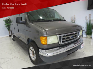 Used 2005 Ford E-150 and Econoline 150 Wagon image 1