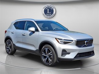 Certified 2025 Volvo XC40 B5 Core image 1