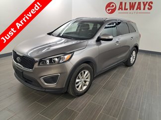 Used 2017 Kia Sorento LX w/ LX Convenience Package image 1