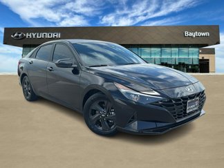 Used 2023 Hyundai Elantra SEL w/ Cargo Package image 1