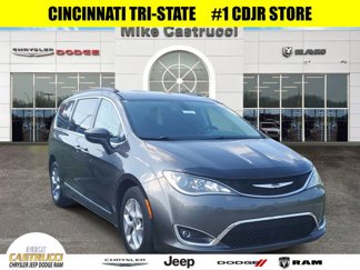 Used 2017 Chrysler Pacifica Touring-L w/ Tire & Wheel Group image 1