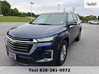 Used 2023 Chevrolet Traverse LT image 1
