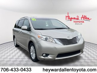 Used 2015 Toyota Sienna XLE image 1