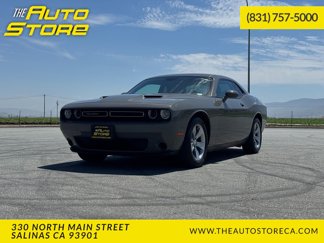 Used 2018 Dodge Challenger SXT image 1