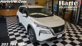Used 2023 Nissan Rogue SV image 1
