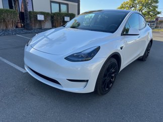 Used 2022 Tesla Model Y Long Range image 1