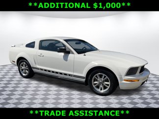 Used 2005 Ford Mustang Deluxe image 1