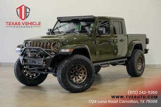 Used 2024 Jeep Gladiator Sport image 1