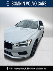 Used 2018 Volvo XC60 T5 Momentum w/ Vision Package image 1