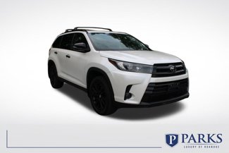 Used 2019 Toyota Highlander SE image 1