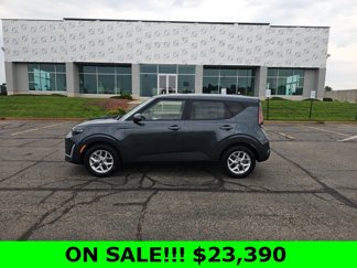New 2025 Kia Soul S image 1